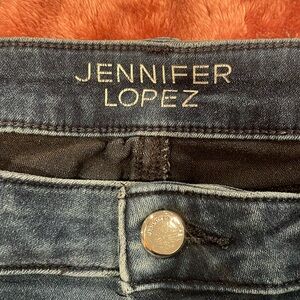 Skinny Jeans! Comfy and stretch material. Jennifer Lopez, size 14